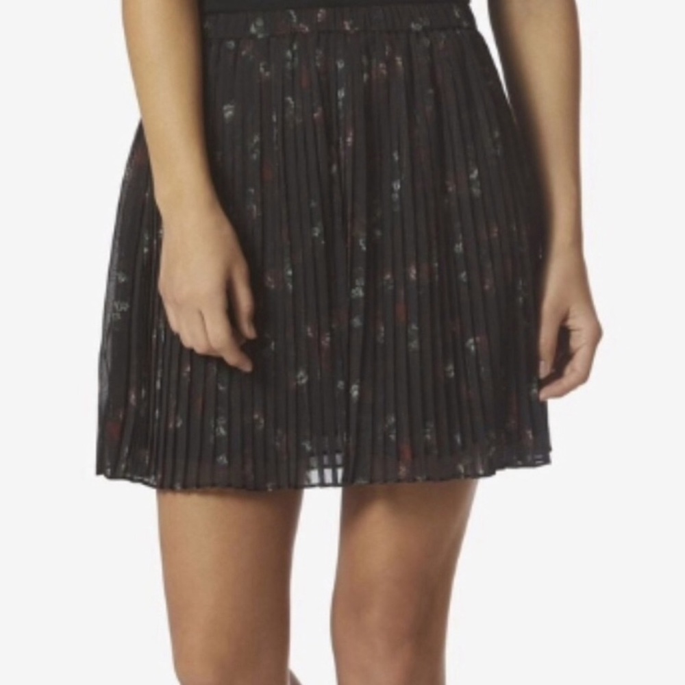 Avec Les Filles Mini Floral Pleated A Line Skirt
